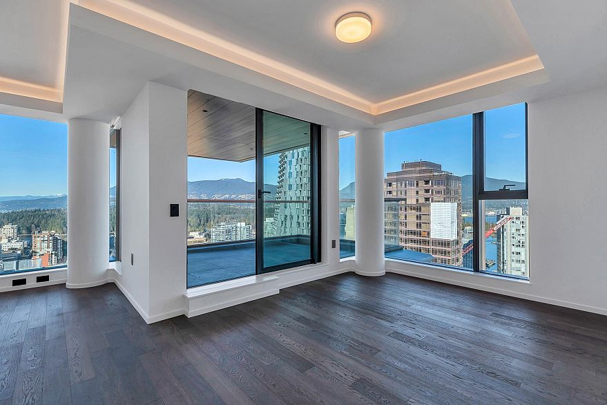 2402 1482 Robson Street