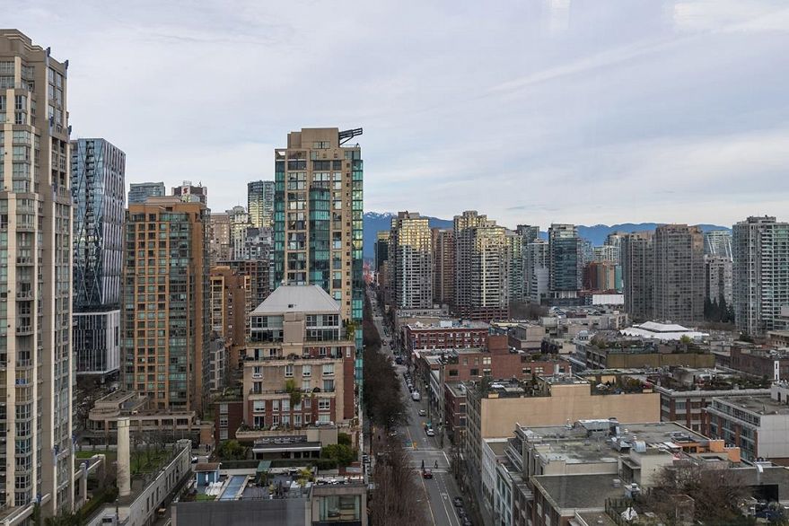 1903 1323 Homer Street