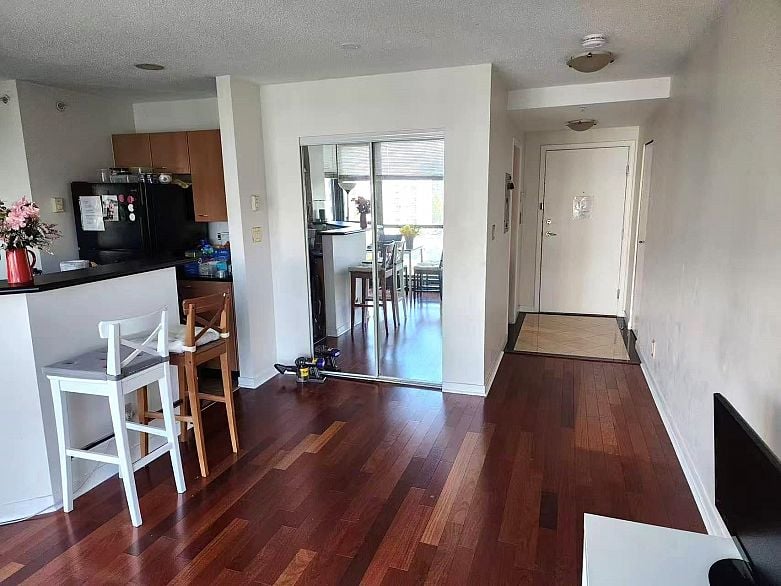 1208 1331 Alberni Street