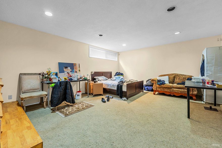 1338 W 54th Avenue