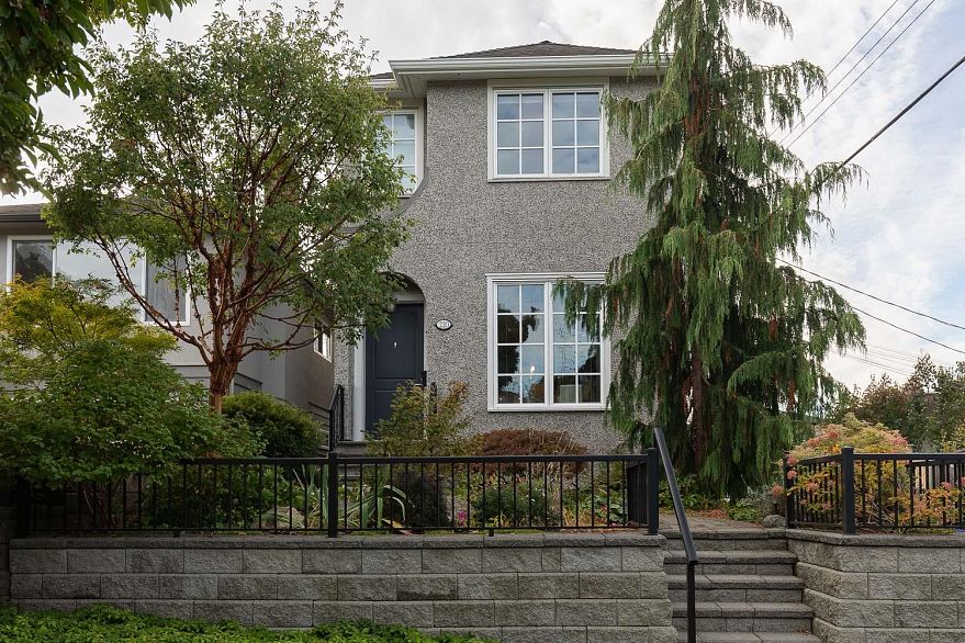 220 E 40th Avenue