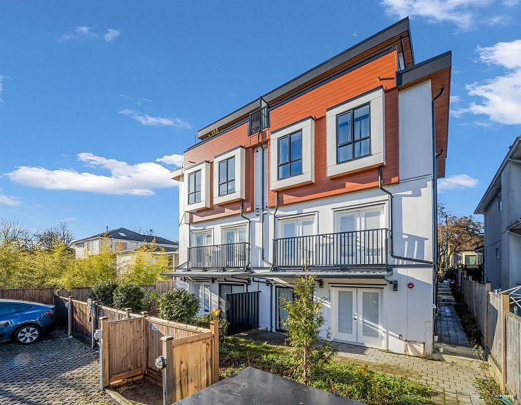 5140 Slocan Street