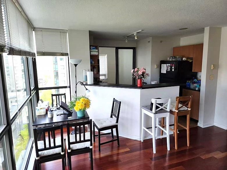 1208 1331 Alberni Street