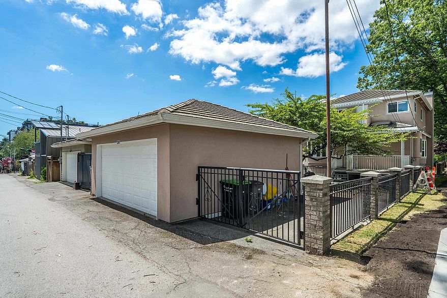 2304 Garden Drive