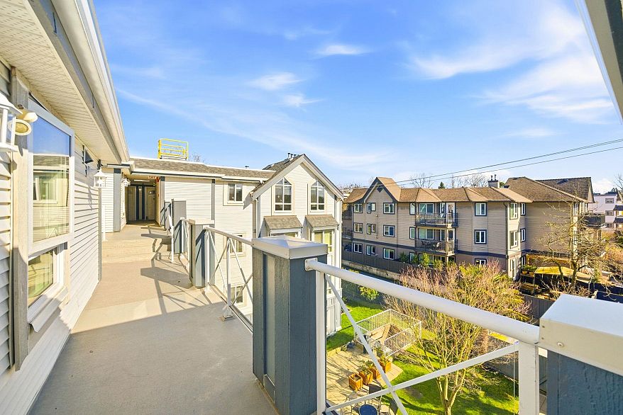 PH2 2736 Victoria Drive