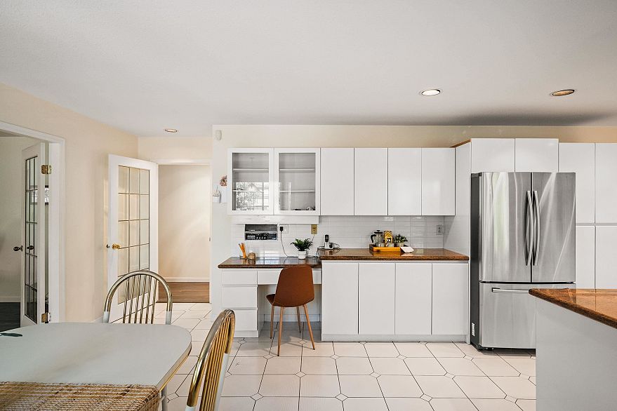 455 W 26th Avenue