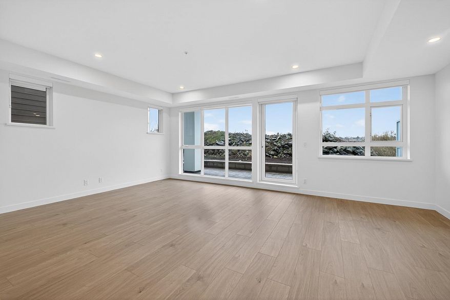 20 10333 River Drive