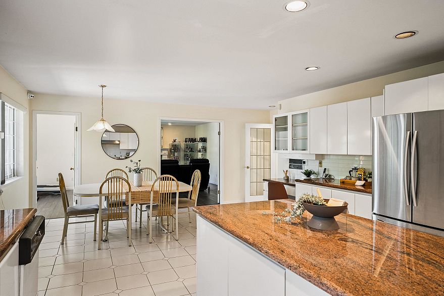 455 W 26th Avenue