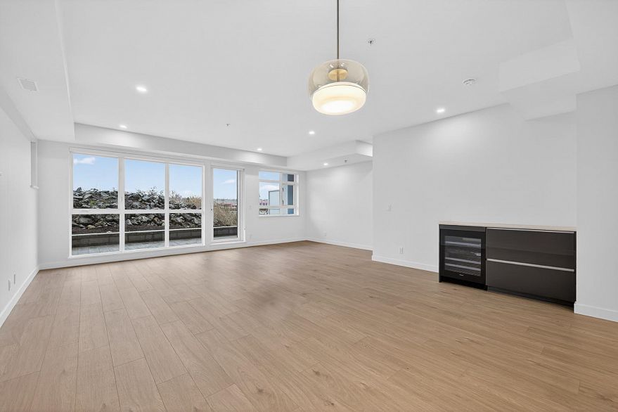 20 10333 River Drive