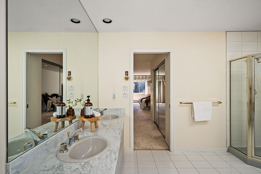455 W 26th Avenue