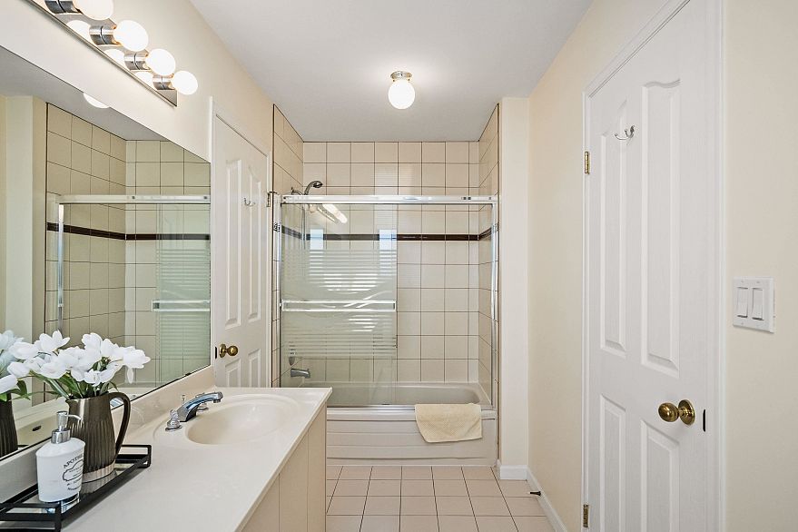 455 W 26th Avenue
