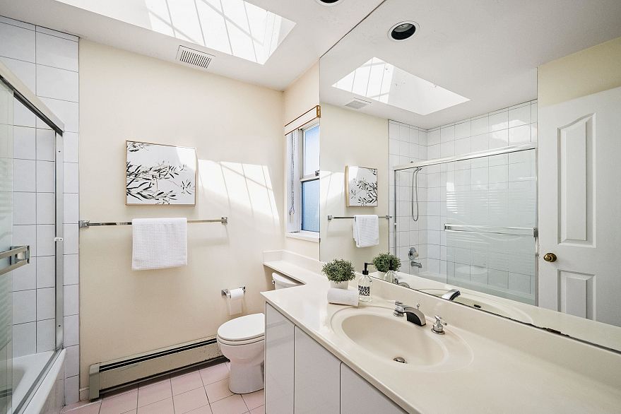 455 W 26th Avenue