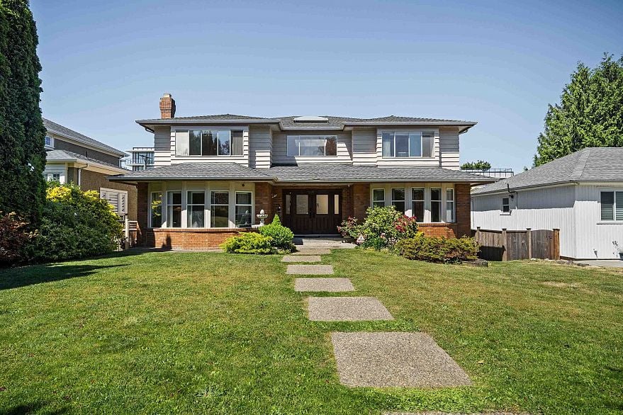 455 W 26th Avenue