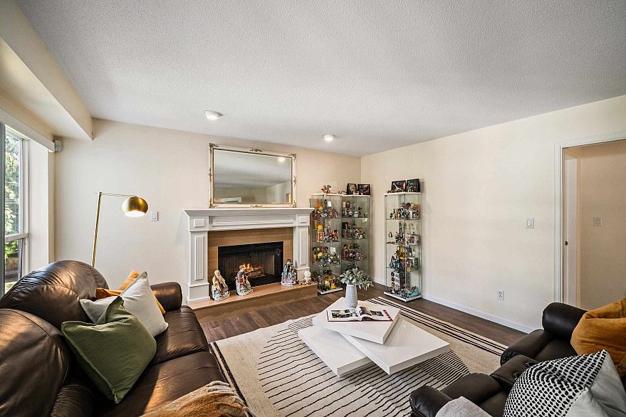 455 W 26th Avenue