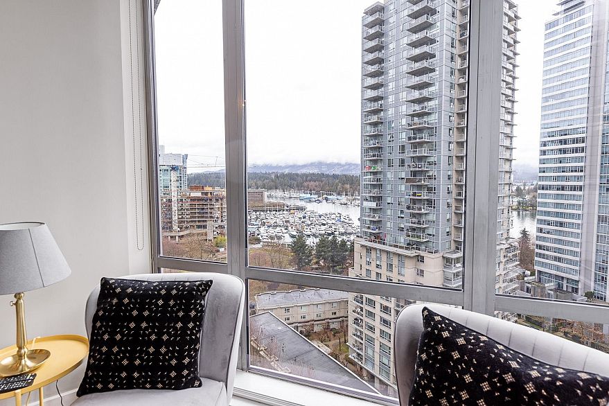 1401 1228 W Hastings Street