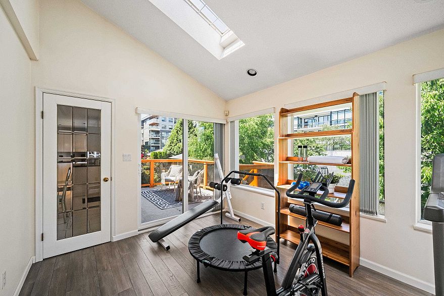 455 W 26th Avenue