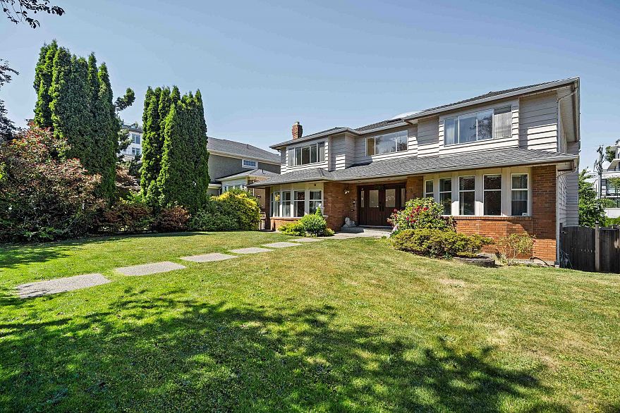 455 W 26th Avenue
