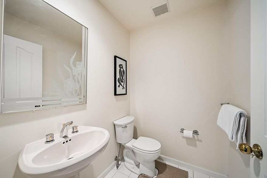 455 W 26th Avenue