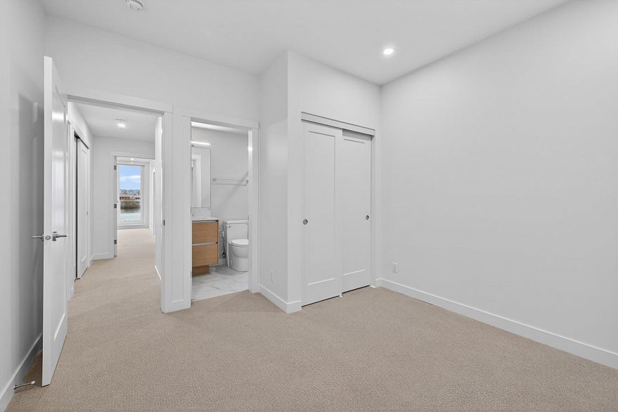 20 10333 River Drive