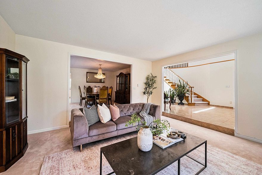 455 W 26th Avenue