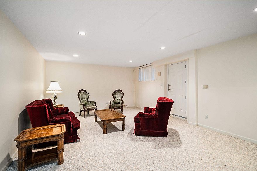 455 W 26th Avenue