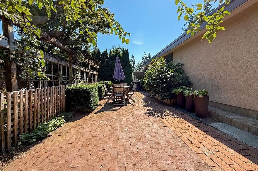 ADDRESS WITHHELD, North Vancouver BC V7P 2J7