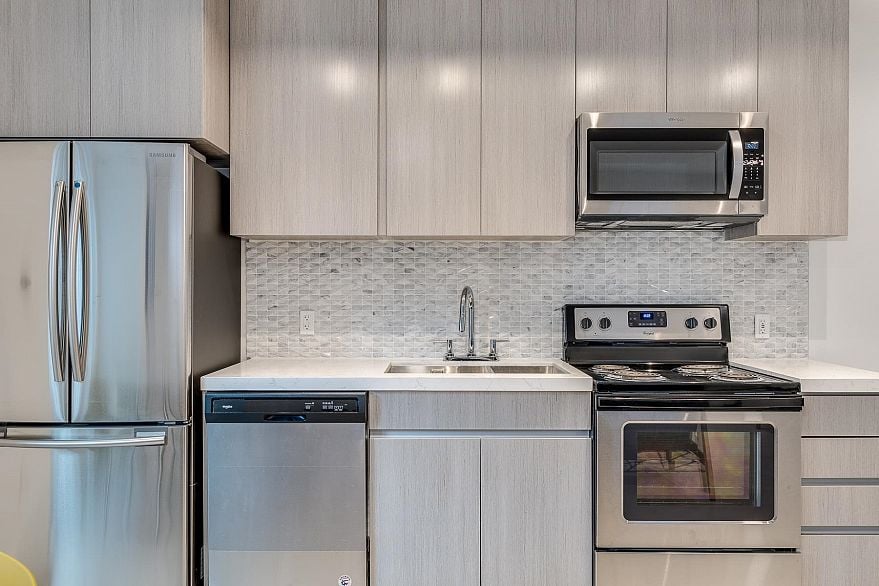 107 1425 HARO STREET, Vancouver BC V6G 1G2