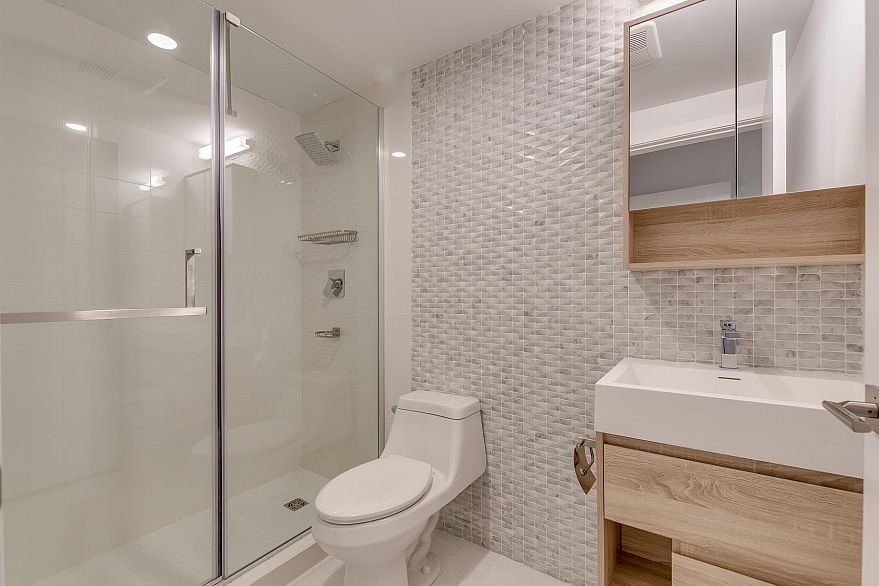 107 1425 HARO STREET, Vancouver BC V6G 1G2