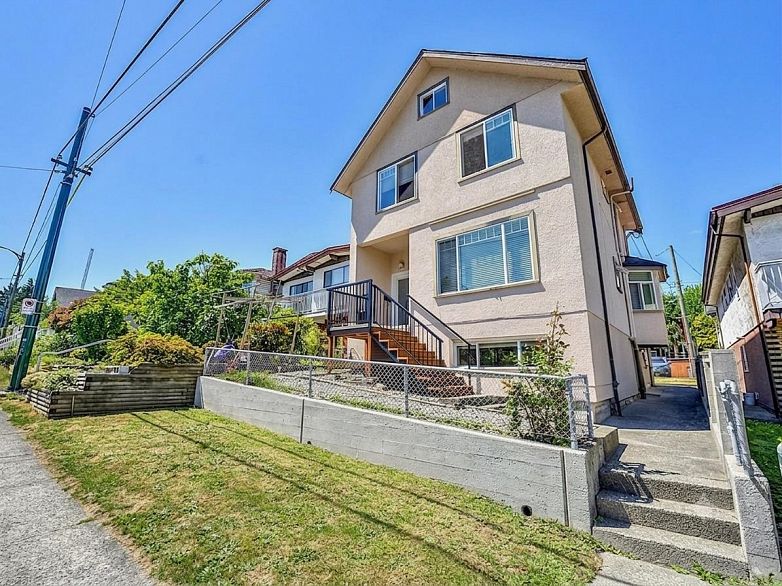 3807 Victoria Drive