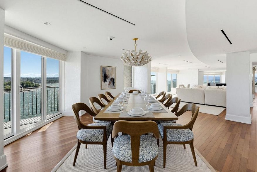1301 1575 Beach Avenue