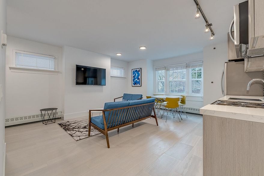 107 1425 HARO STREET, Vancouver BC V6G 1G2