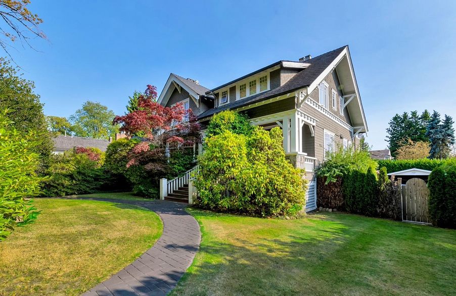 1670 W 49th Avenue