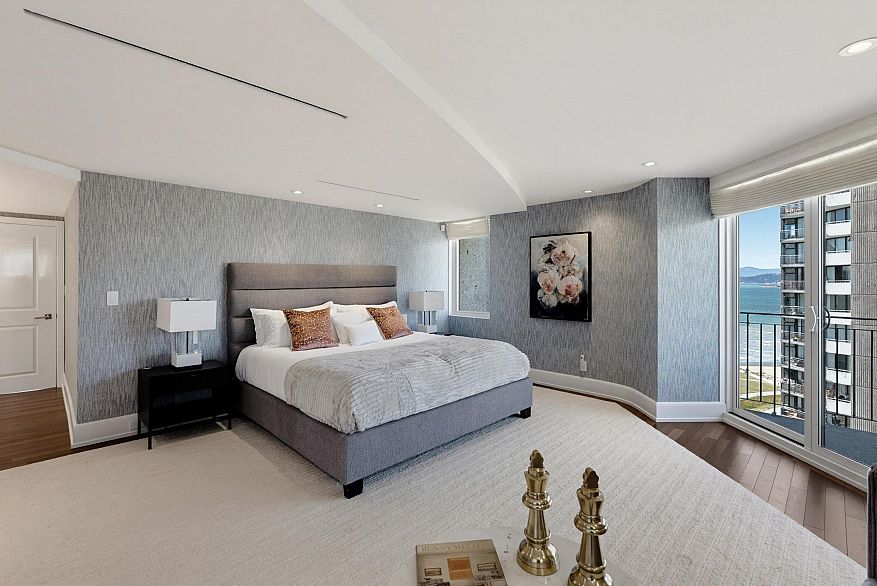 1301 1575 Beach Avenue
