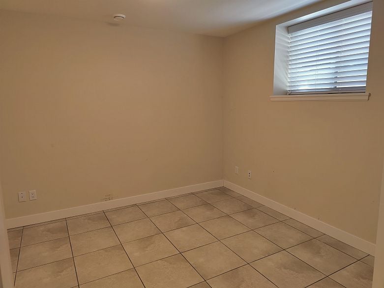 4296 DUNDAS STREET, Burnaby BC V5C 1B1
