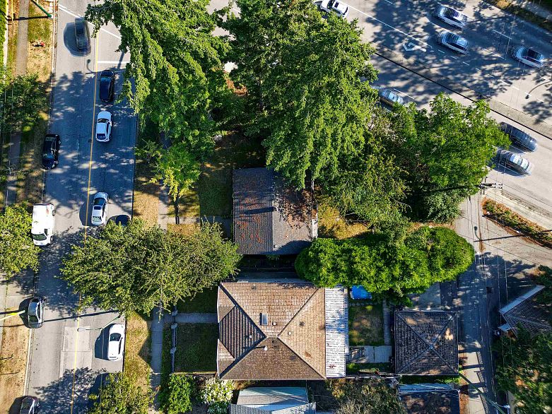 8287 Victoria Drive