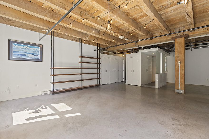 308 55 E Cordova Street