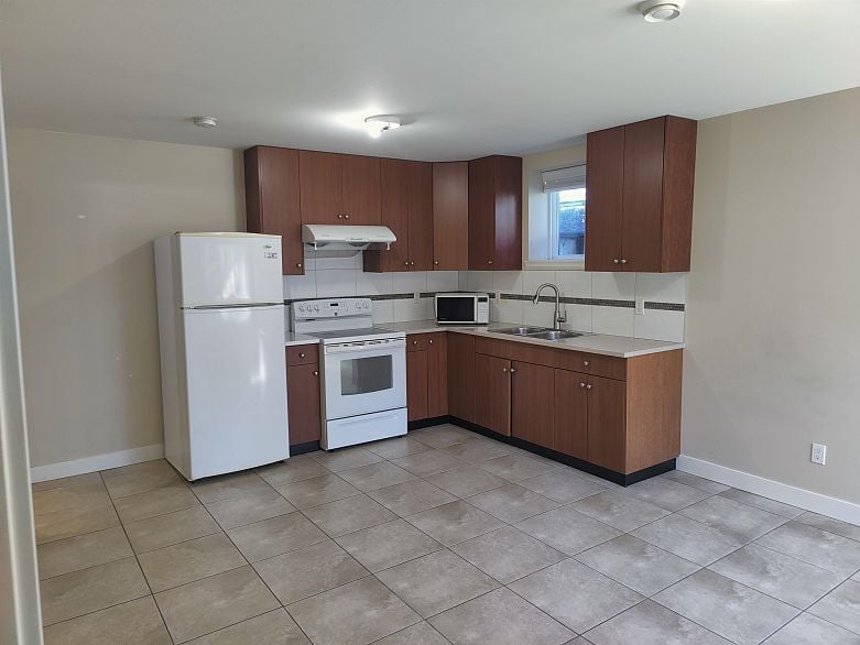 4296 DUNDAS STREET, Burnaby BC V5C 1B1