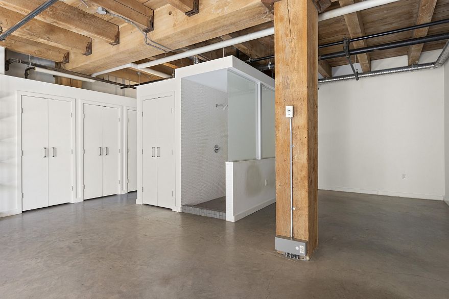 308 55 E Cordova Street