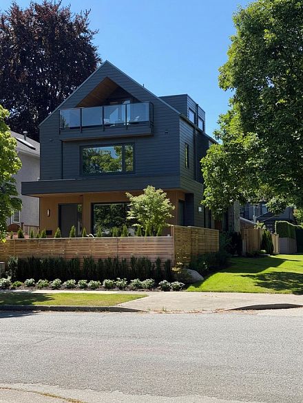 396 W 21 Avenue