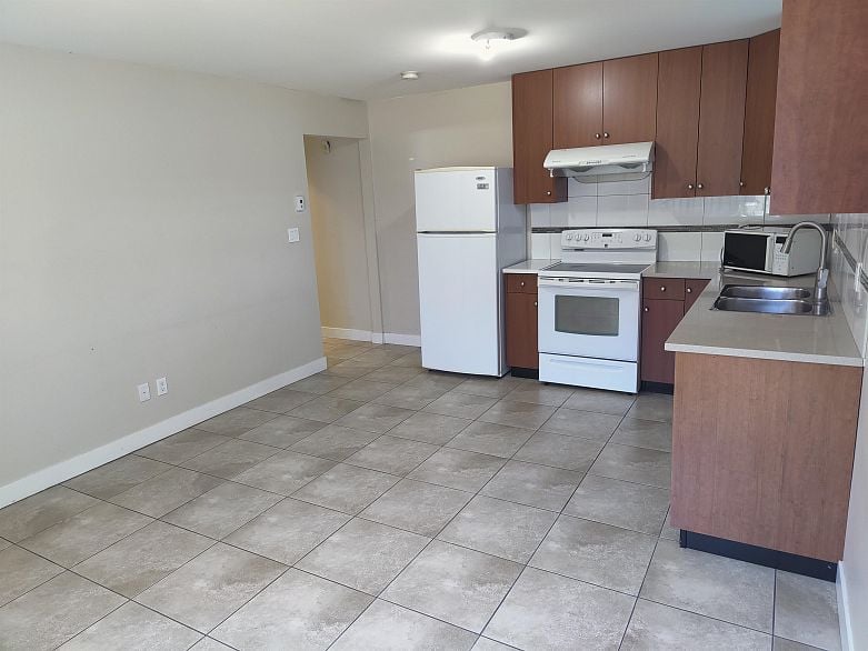 4296 DUNDAS STREET, Burnaby BC V5C 1B1