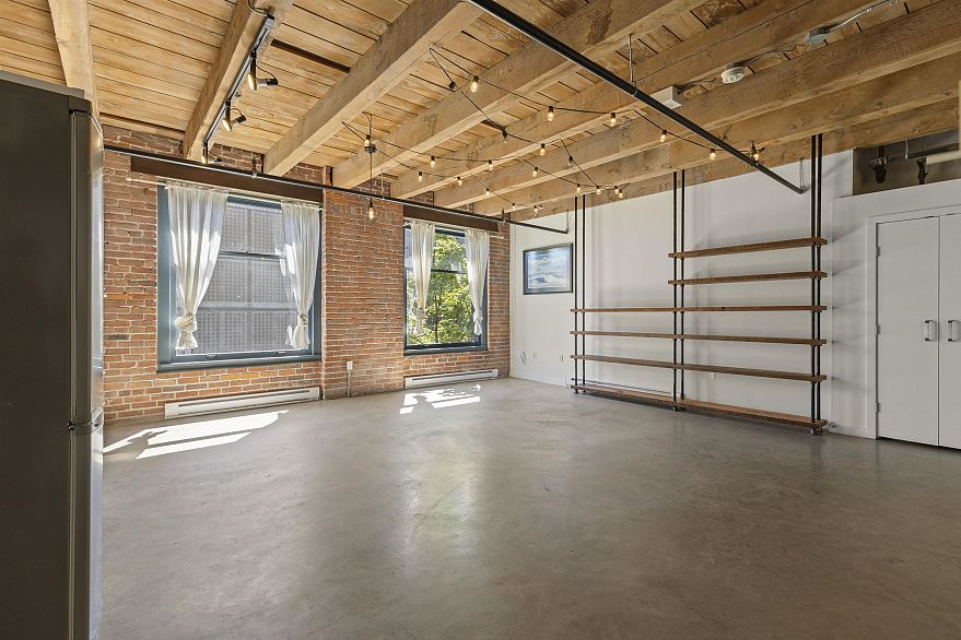 308 55 E Cordova Street