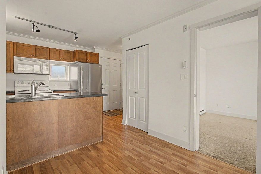 PH18 2265 E Hastings Street