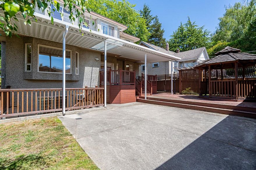 732 W 26th Avenue