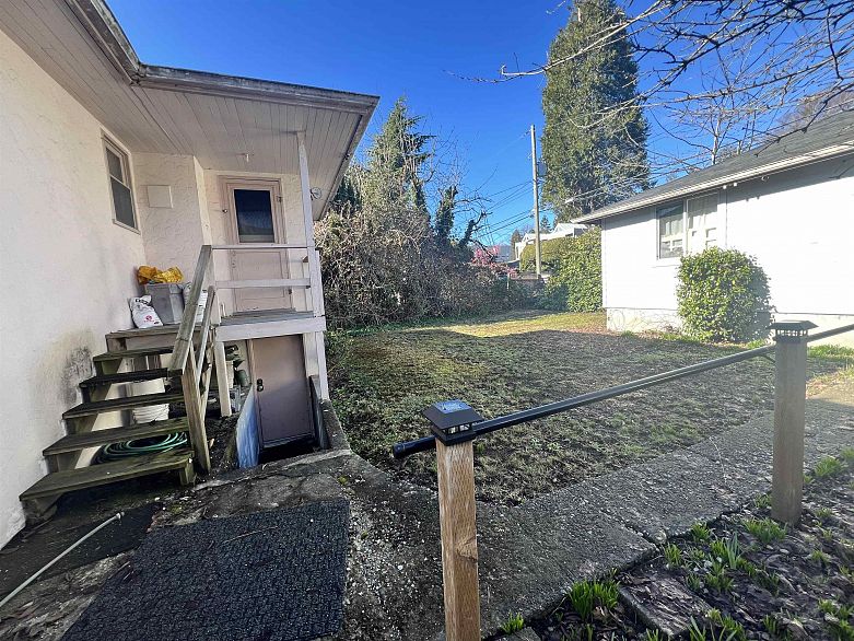 1315 W 58th Avenue