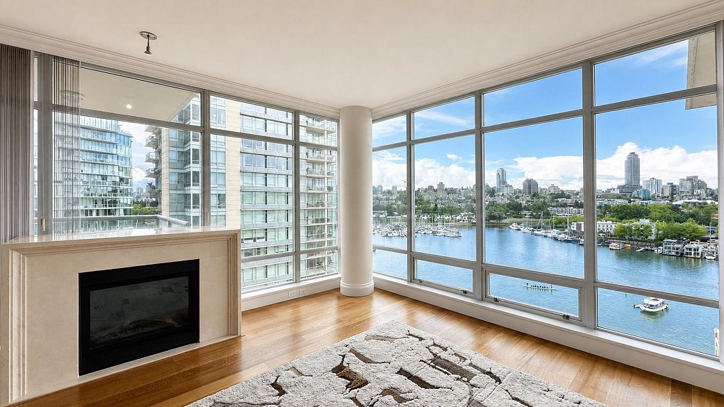 1201 428 Beach Crescent