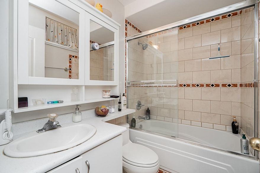 732 W 26th Avenue