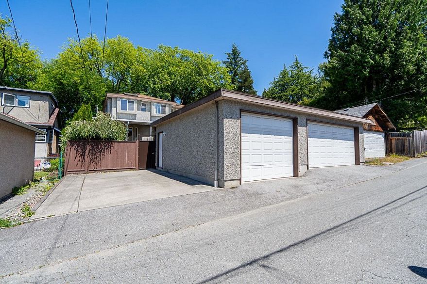 732 W 26th Avenue