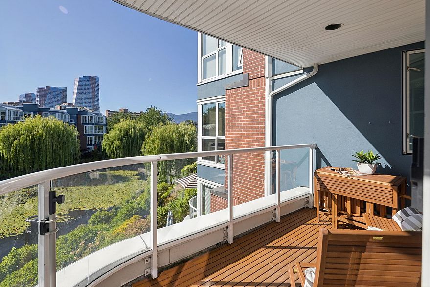 301 1502 Island Park Walk