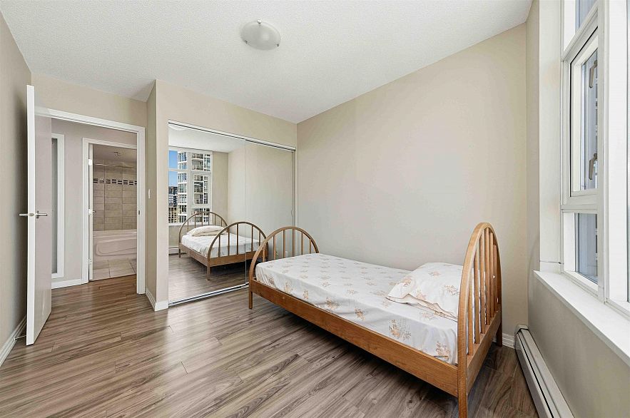 2303 1199 Marinaside Crescent