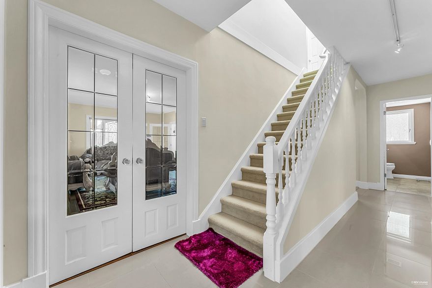 4389 Locarno Crescent